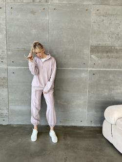 Костюм с поло пудра