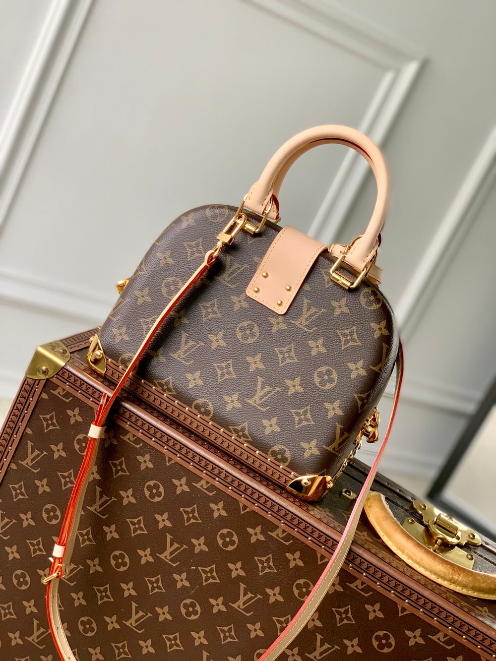 Louis Vuitton Alma Trunk