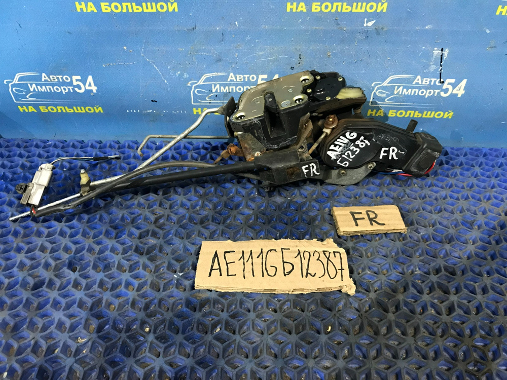 Замок двери передней правой TOYOTA CARIB 1997-2002