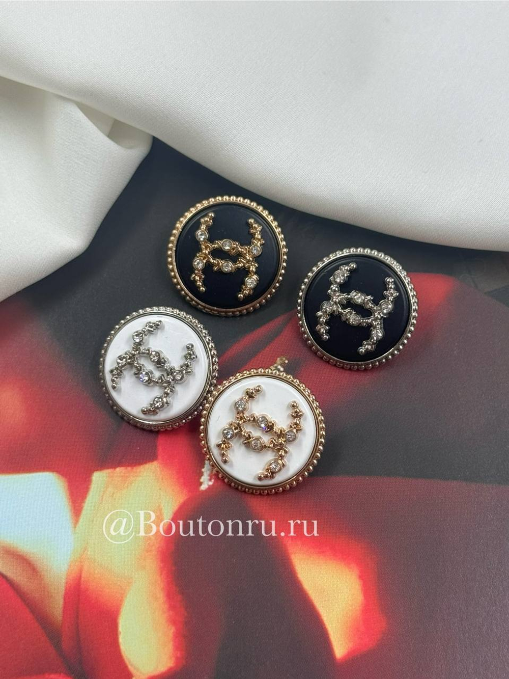 Пуговицы Шан. Белые золото 20 мм матовые