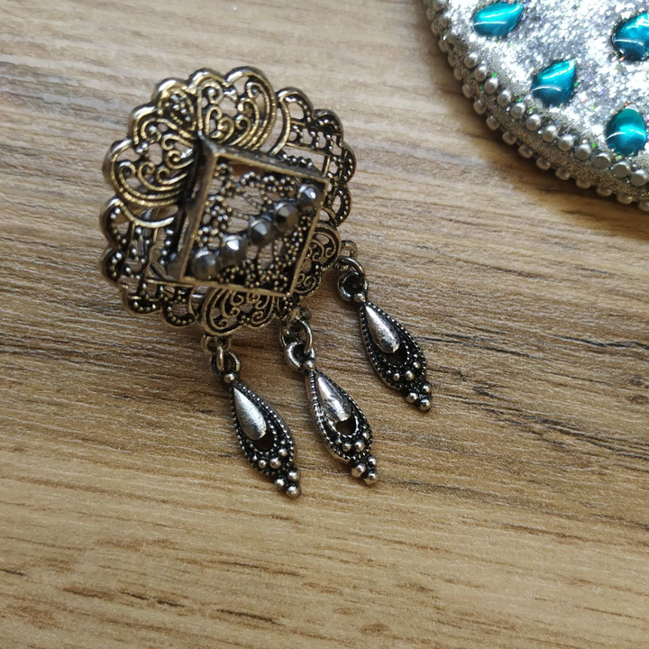 Кольцо для платка Грация с подвесками стразы графитовые металл серебристый черненый