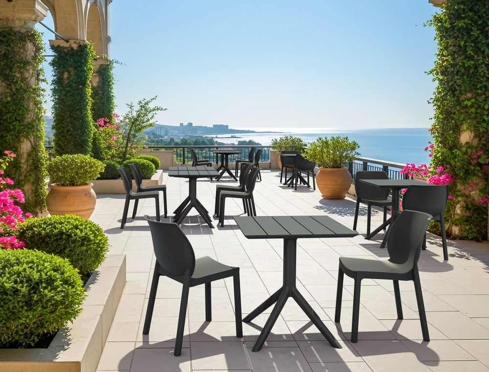 Стул пластиковый Siesta Contract Nora, черный