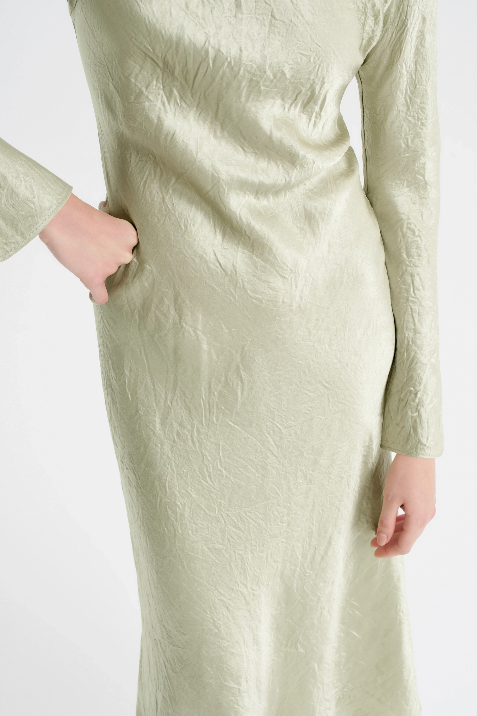 Платье-миди из жатого атласа