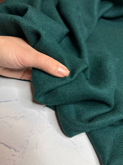 Костюмная однотонная шерсть с мохером с выраженной диагональю (Balenciaga, 70%шерсть/30%мохер, Еловый изумруд, 150, 382 гр/м2)