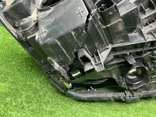 Битая Фара левая BMW 5er G30 (17-20) Adaptive LED