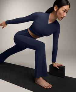 OYSHO Расклешенные брюки Comfortlux с высокой талией и отделкой в рубчик, синий