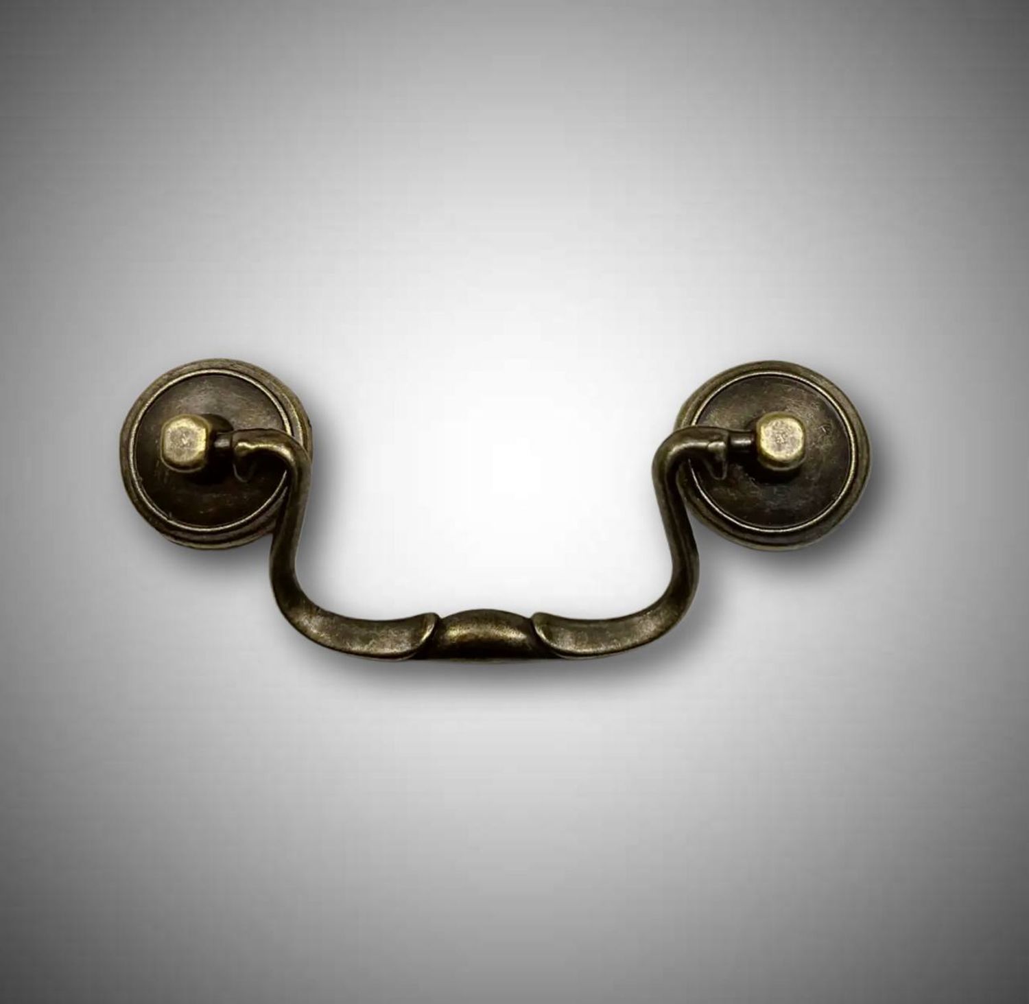 ручка , антична , бронза 11,4*3,4см (8,2см крепежный размер)