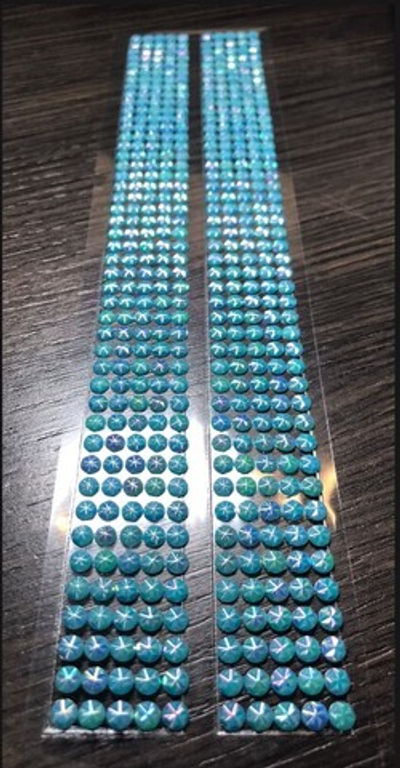 Стразы для рукоделия и скрапбукинга   "Алмазная лента" самоклеющиеся 5 мм голубые клеевые на листе