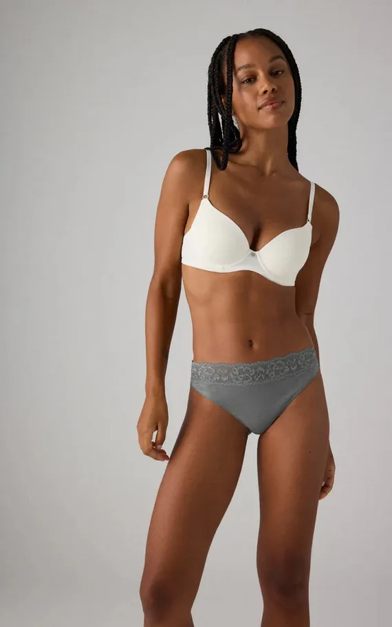 19032 Трусы стринги