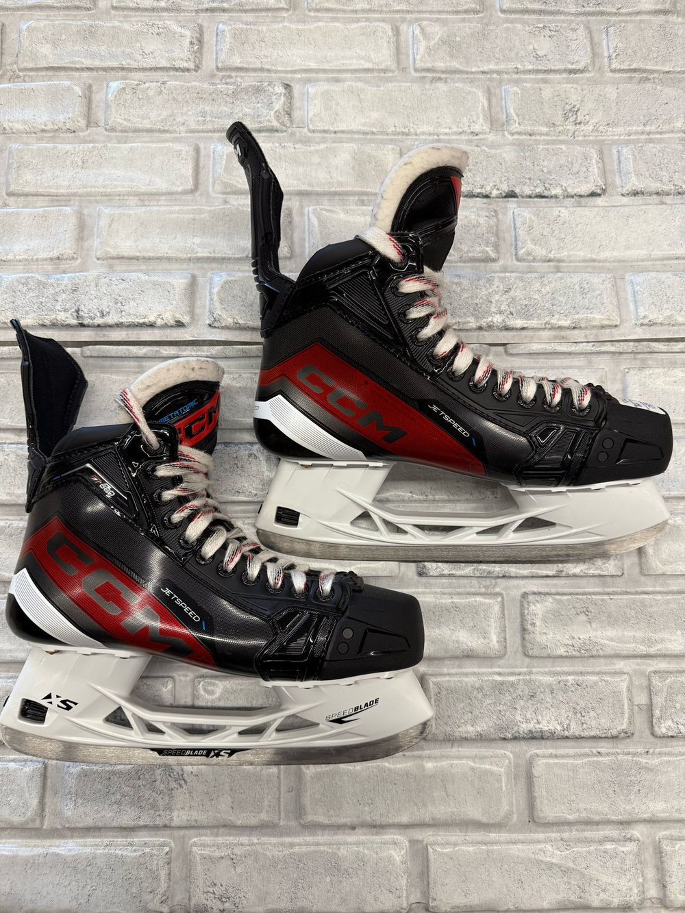 CCM jetspeed ft 680 SR 8R (EUR 43)