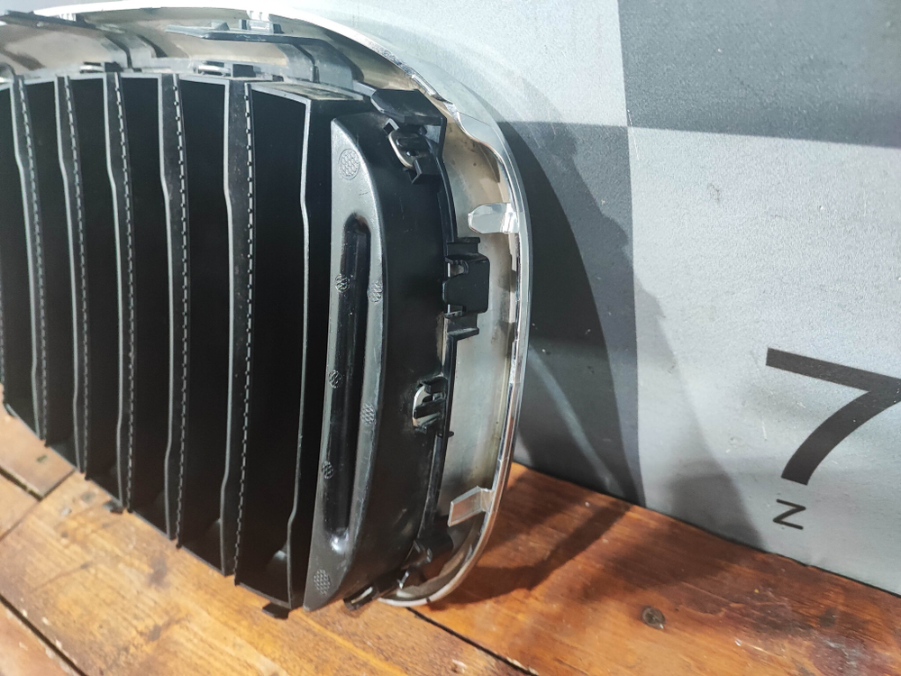 Решетка радиатора левая BMW X3 (G01) 17-21 Б/У Оригинал 51137440853