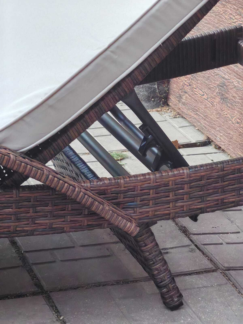 Комплект мебели из искусственного ротанга МАРА “MARA” Шоколад, шезлонг с подлокотниками и столик