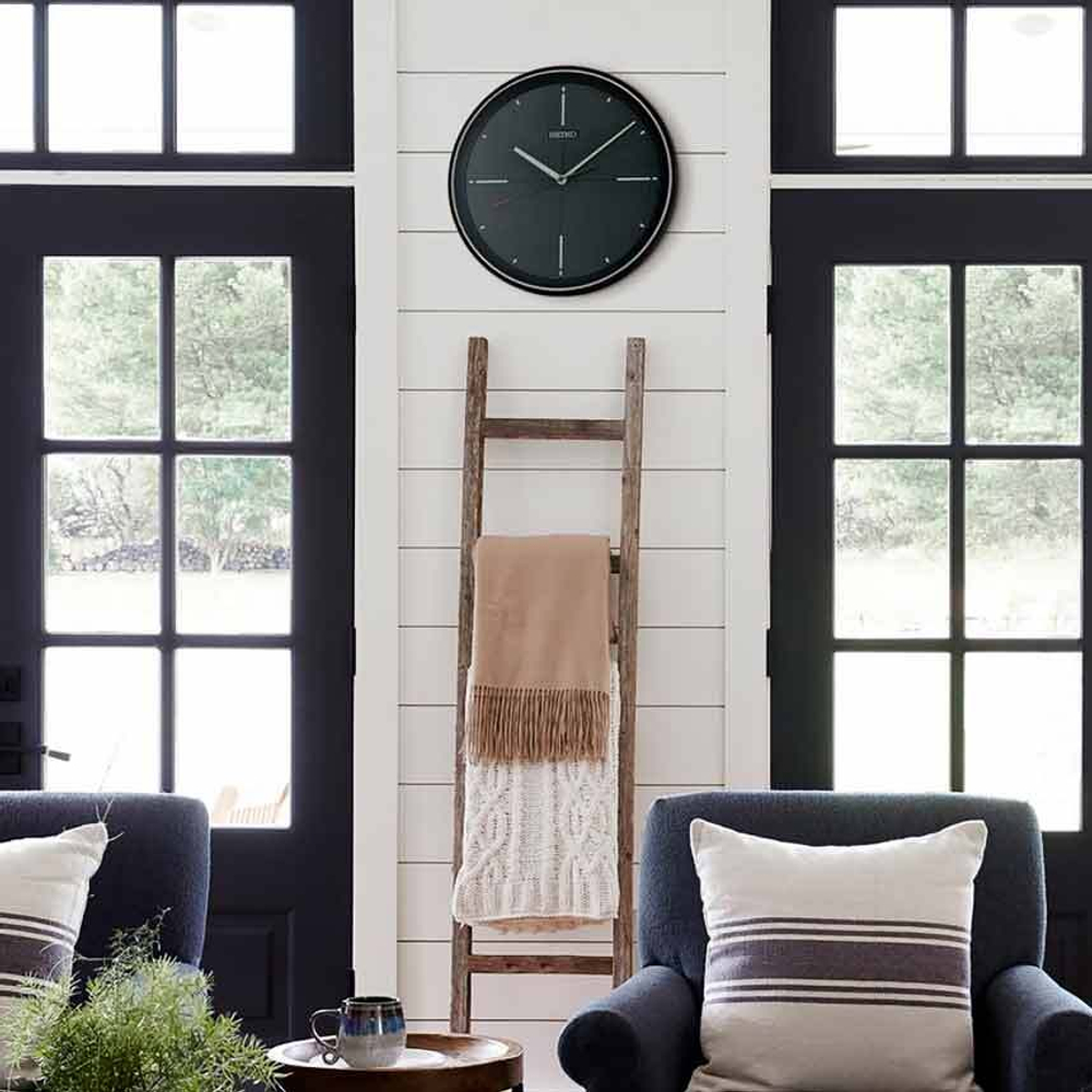 Настенные часы Seiko QXA816K