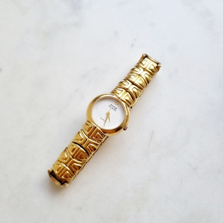 Часы Anne Klein взолотом цвете