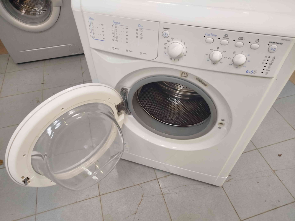 Стиральная машина Indesit IWDC 6105 с сушкой 6 кг б/у
