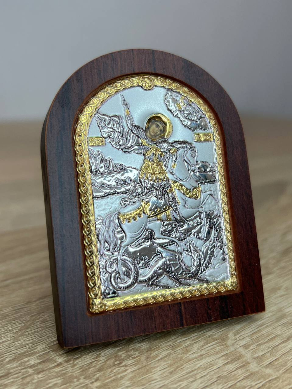 Георгий Победоносец, икона арочная, красное дерево, 60х75