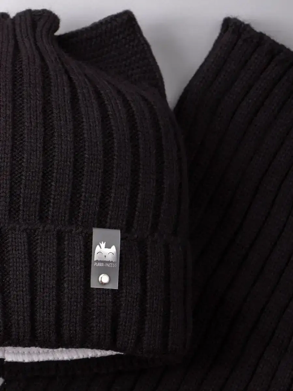 Шапка для девочки осенняя c ушками и снуд