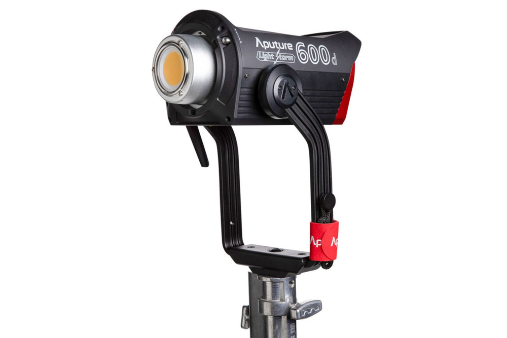 Светодиодный осветитель Aputure Light Storm LS 600D V-mount kit