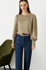 22737 Блузка женская (хаки принт)