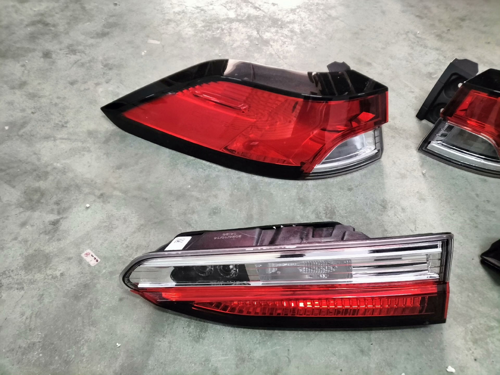 Задние фонари внутренние и внешние Corolla Cross и Toyota Frontlander