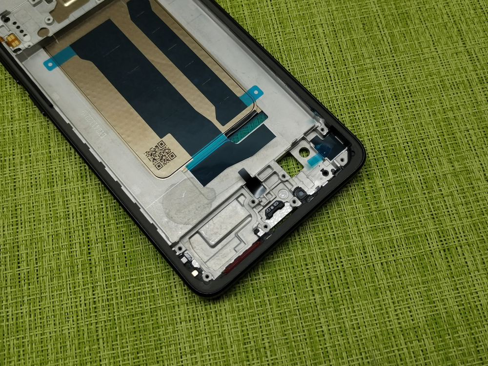 Poco X7 Pro (2412DPC0AG) - рамка дисплея + Проклейка дисплея + шлейф кнопок + кнопки громкости и включения (корпус) (ORIG)