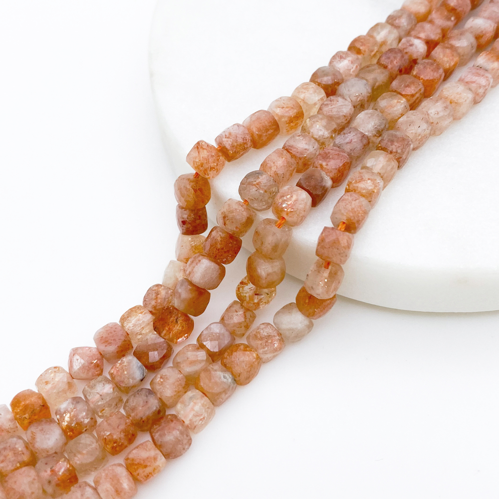 Солнечный камень, размер около 4,7 мм, цена за 18 шт (1/4 нити)