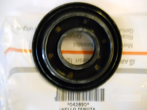 Сальник бака 25x47/64 x7/10.5 ARISTON