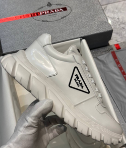 Кроссовки Prada