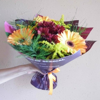 Букет из герберы, хризантемы и солидаго Школьный 2