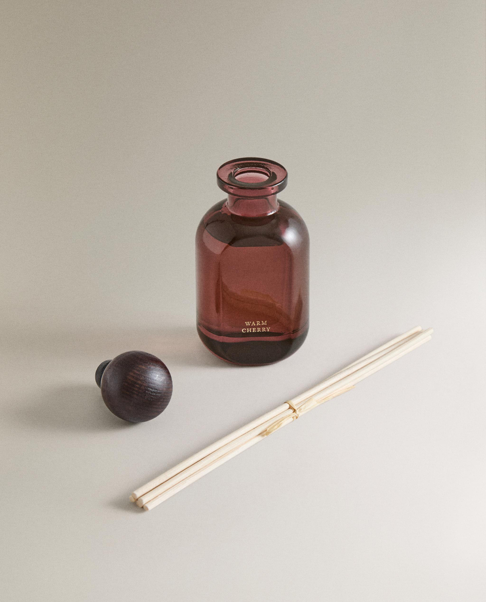 Zara Home Аромадиффузор Warm Cherry 100 мл, тростниковые палочки микадо, аромат фруктовый, Персиковый