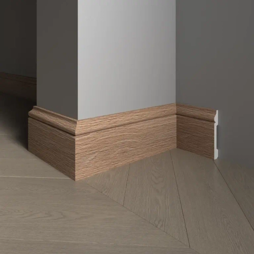 005-90SH Напольный плинтус (79*13*2400мм)/24шт, шт