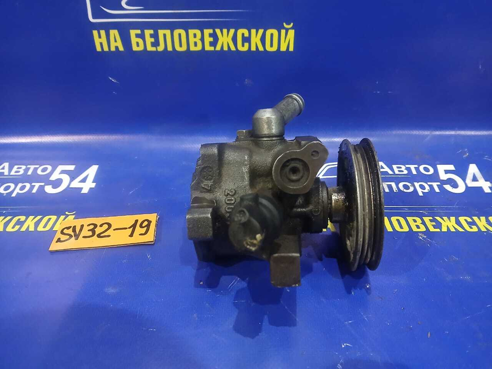 Насос ГУР TOYOTA VISTA 1990