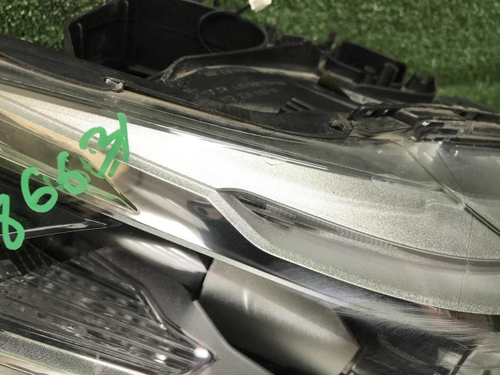 Битая Фара правая BMW X1 F48 (2015-2019) LED
