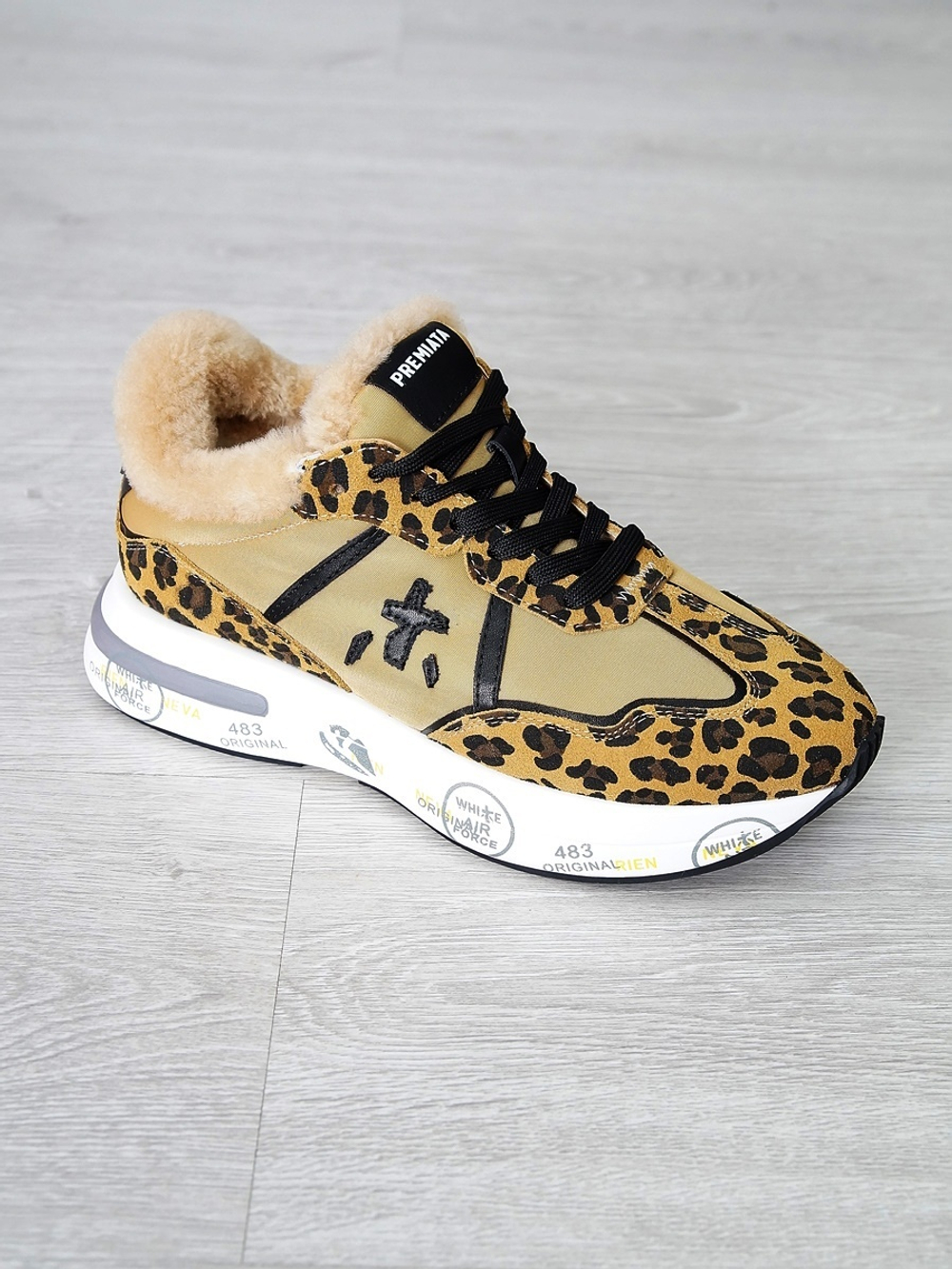 Кроссовки женские зимние