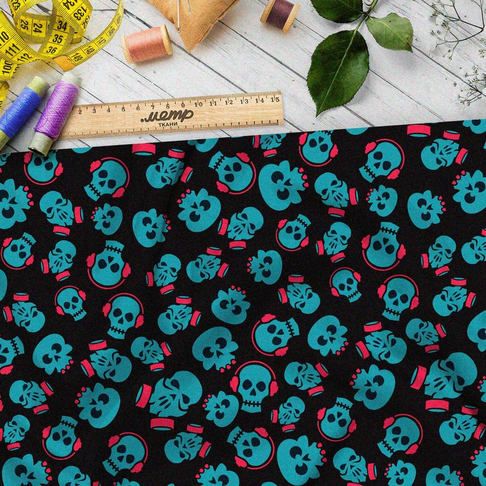 Ткань таффета зелёные черепа в розовых наушниках и респираторах