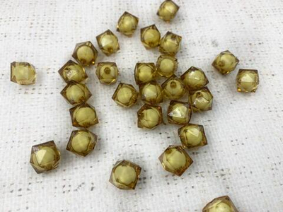 Бусины пришивные граненые акриловые, d 12 мм, горчица