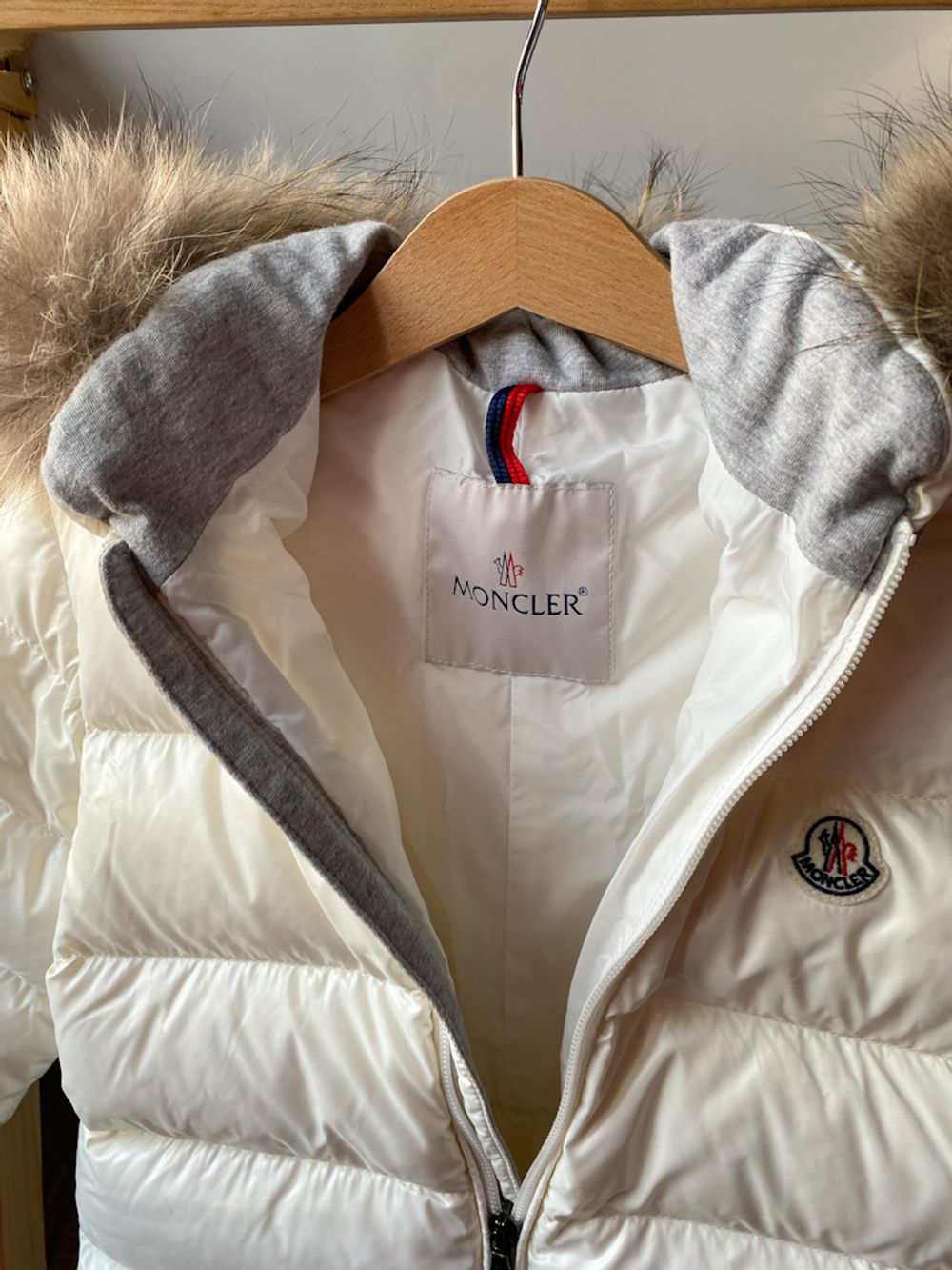Новый пуховой комбинезон Moncler, 92