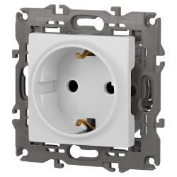 Розетка ЭРА Elegance 14-2102-01М 2P+E Schuko со шторками, 16А-250В, белый матовый