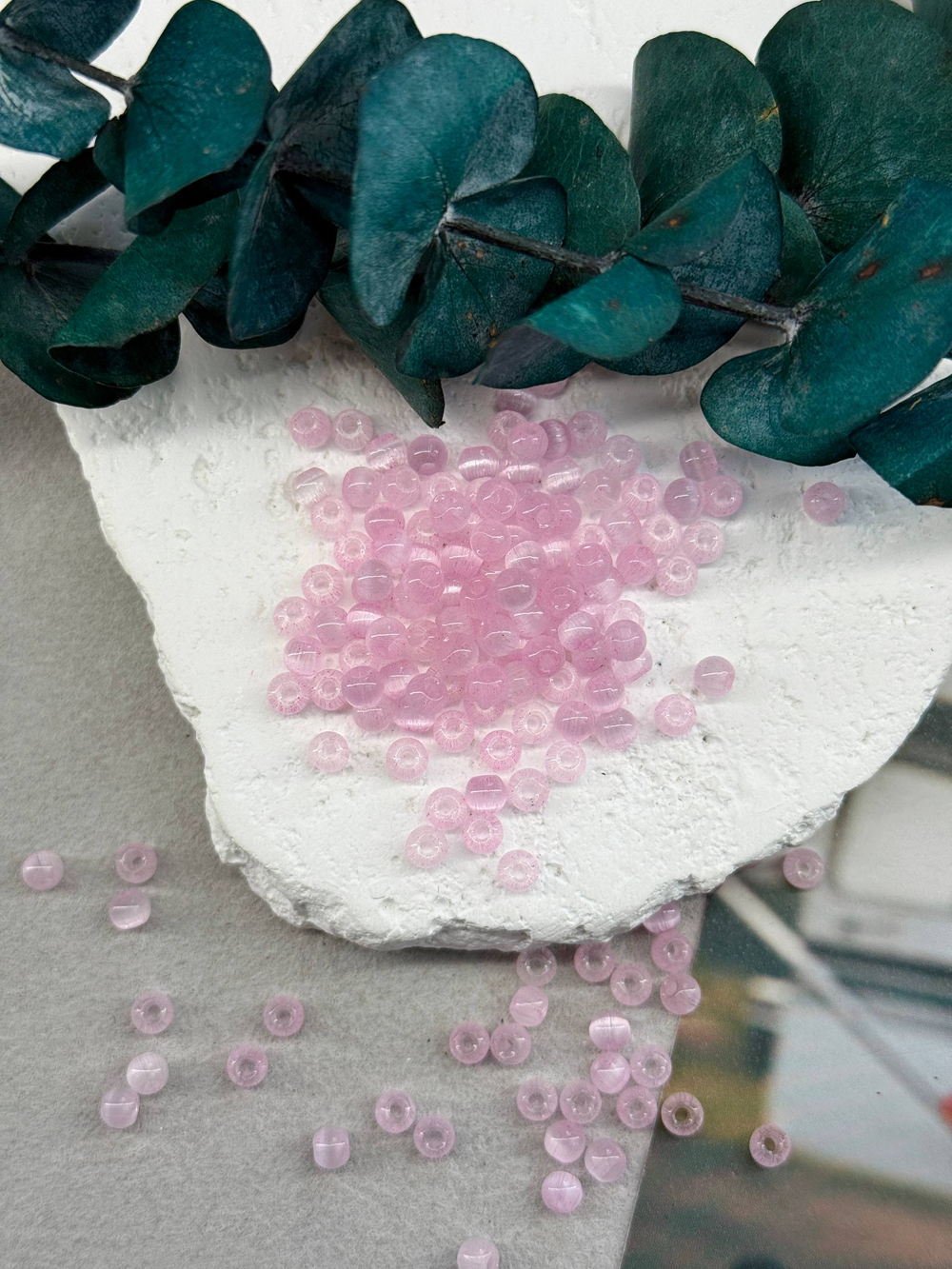 Стеклянные бусины 4 мм "Кошачий глаз", Роза, 150 штук