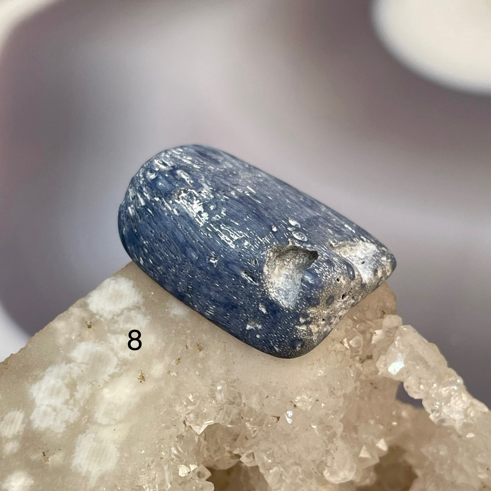 62220 Коралл голубой Галтовка 23-30мм--35