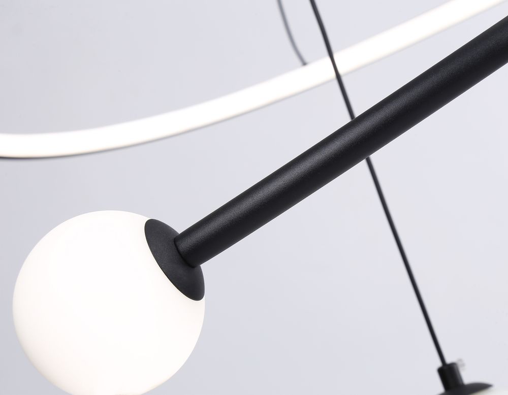 Ambrella Подвесной светодиодный светильник с пультом управления LineTech FL66303