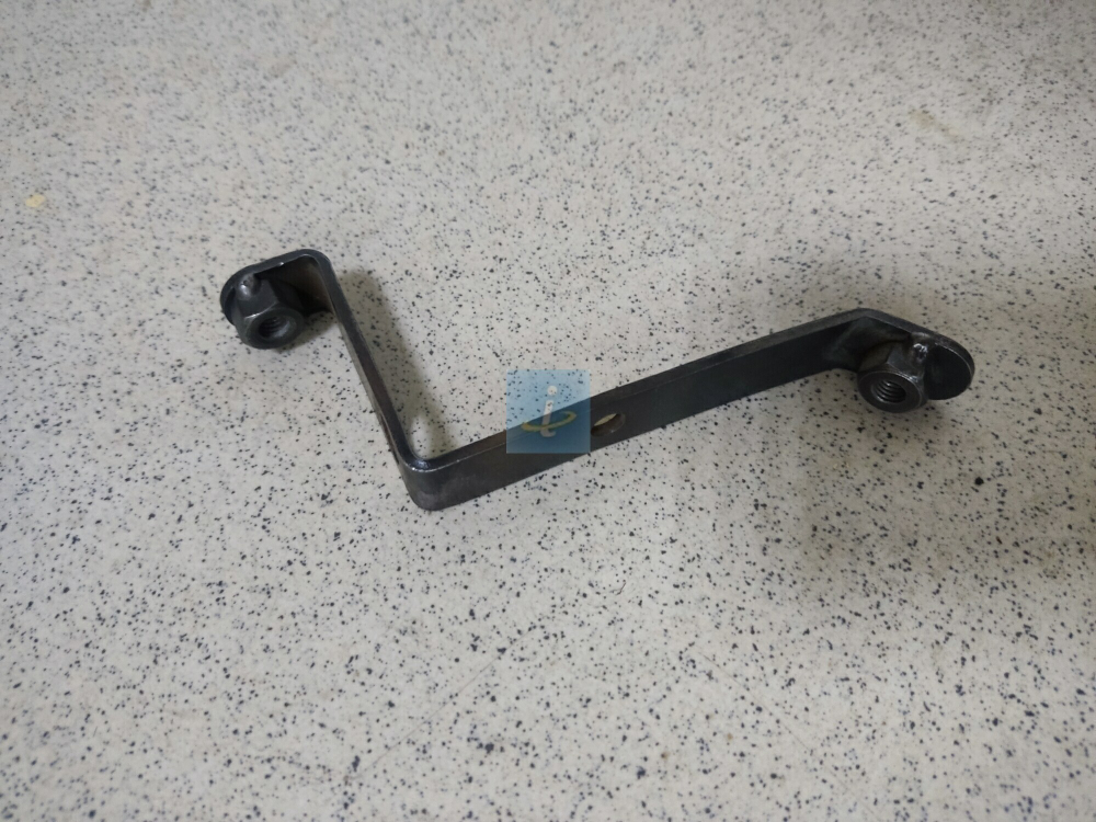 Кронштейн экрана коллектора 8502.1008235