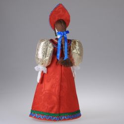 Сувенирная кукла в маленьком прямом кокошнике