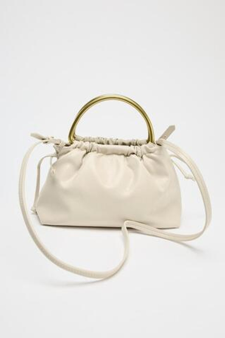 ZARA НЕБОЛЬШАЯ СУМКА-БОУЛИНГ С МЕТАЛЛИЧЕСКОЙ РУЧКОЙ, ЭКРЮ