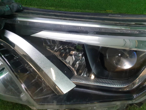 Фара левая Toyota Rav 4 CA40 (2015-2019) LED