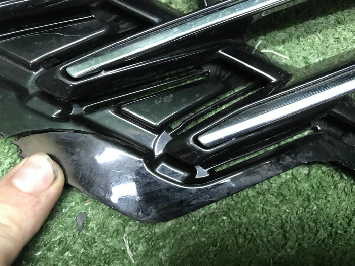 Решетка перед бампера VW Touareg 2 NF 14-18 R-Line