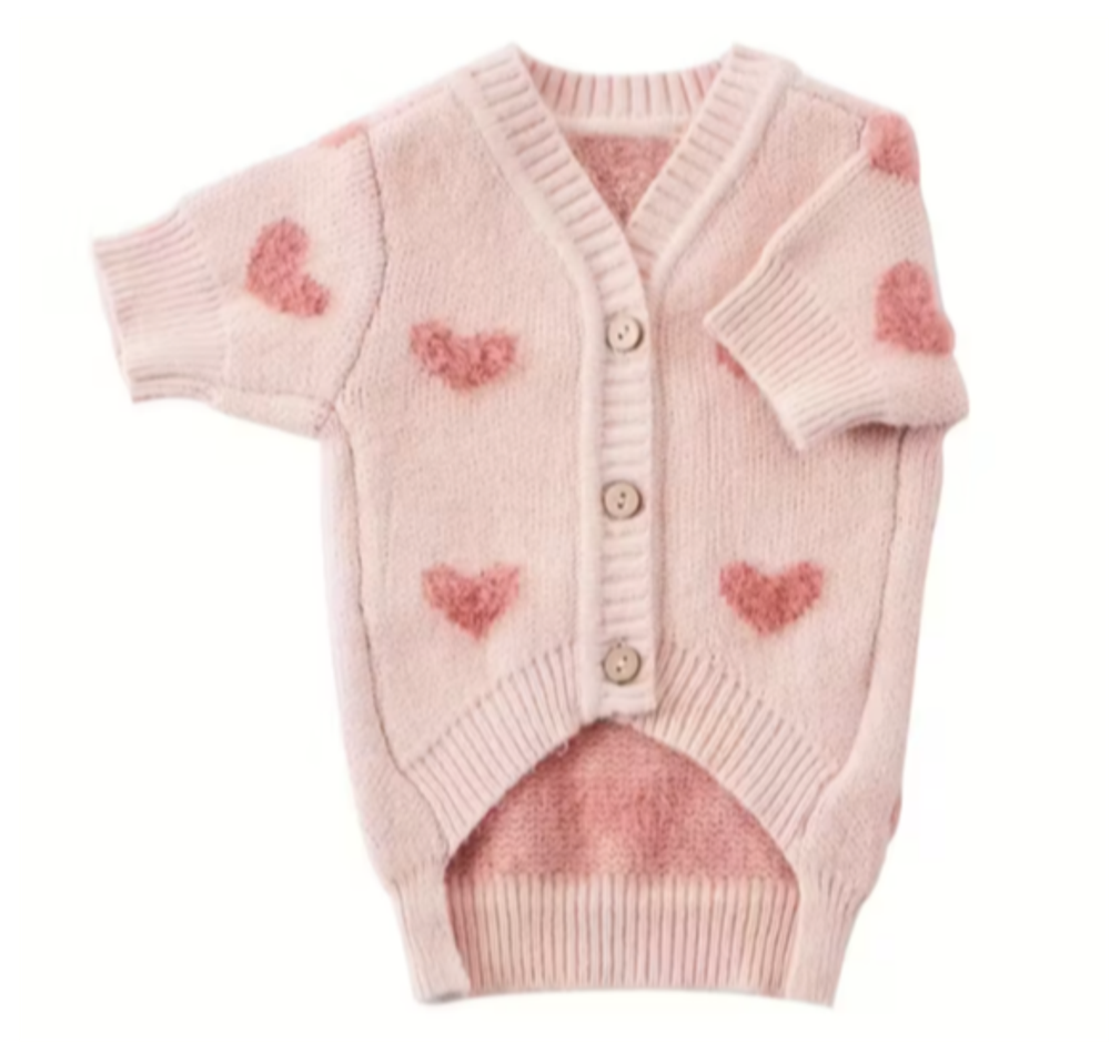 Вязаный кардиган для собак и кошек - пудровый с сердечками