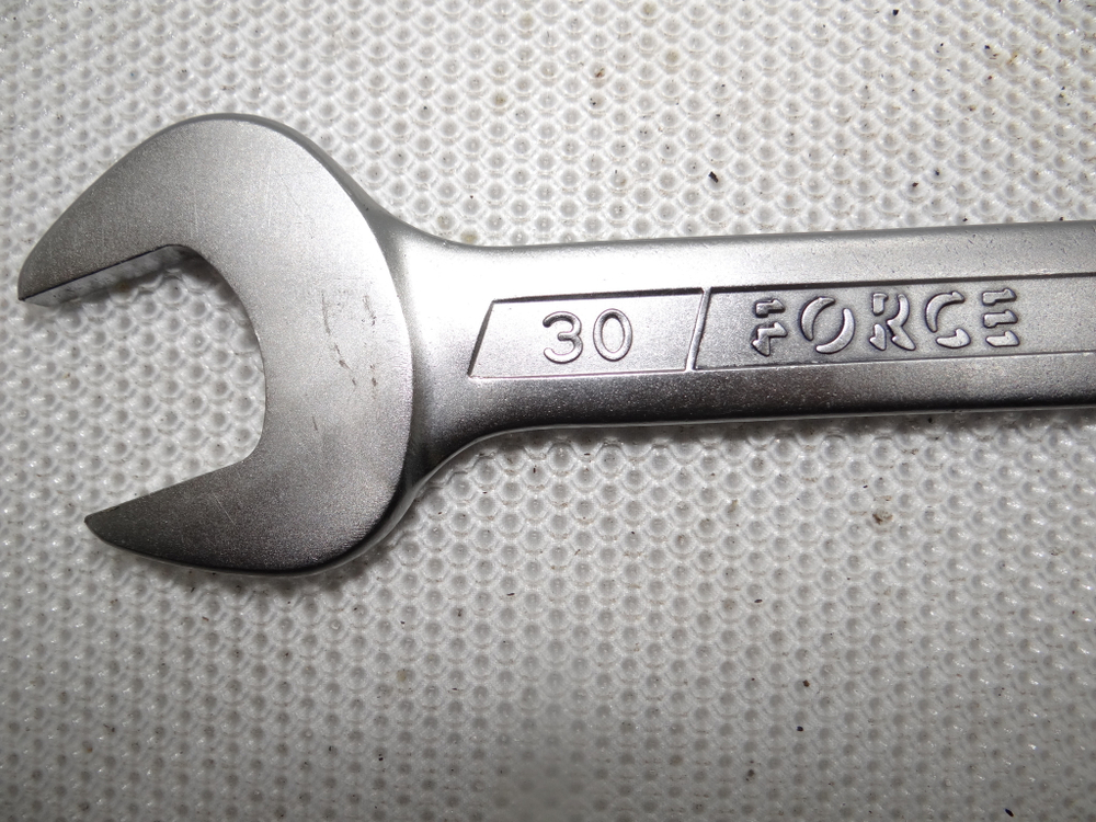 Ключ гаечный рожковый двухсторонний 30х32 FORCE 7543032