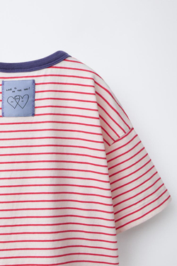 ZARA ФУТБОЛКА В ПОЛОСКУ ORFAYO ©, ЭКРЮ/КРАСНЫЙ