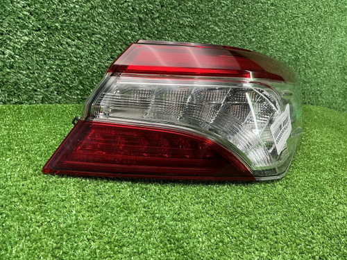 Фонарь правый внешний Toyota Camry XV70 17-нв LED